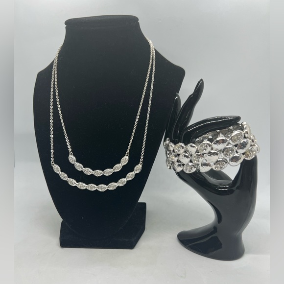 Matching Silver Necklace and Bracelet Set - Picture 3 of 3